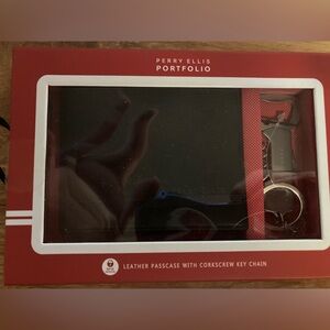 Perry Ellis wallet and key chain set.  Perfectly for any wine drinker!